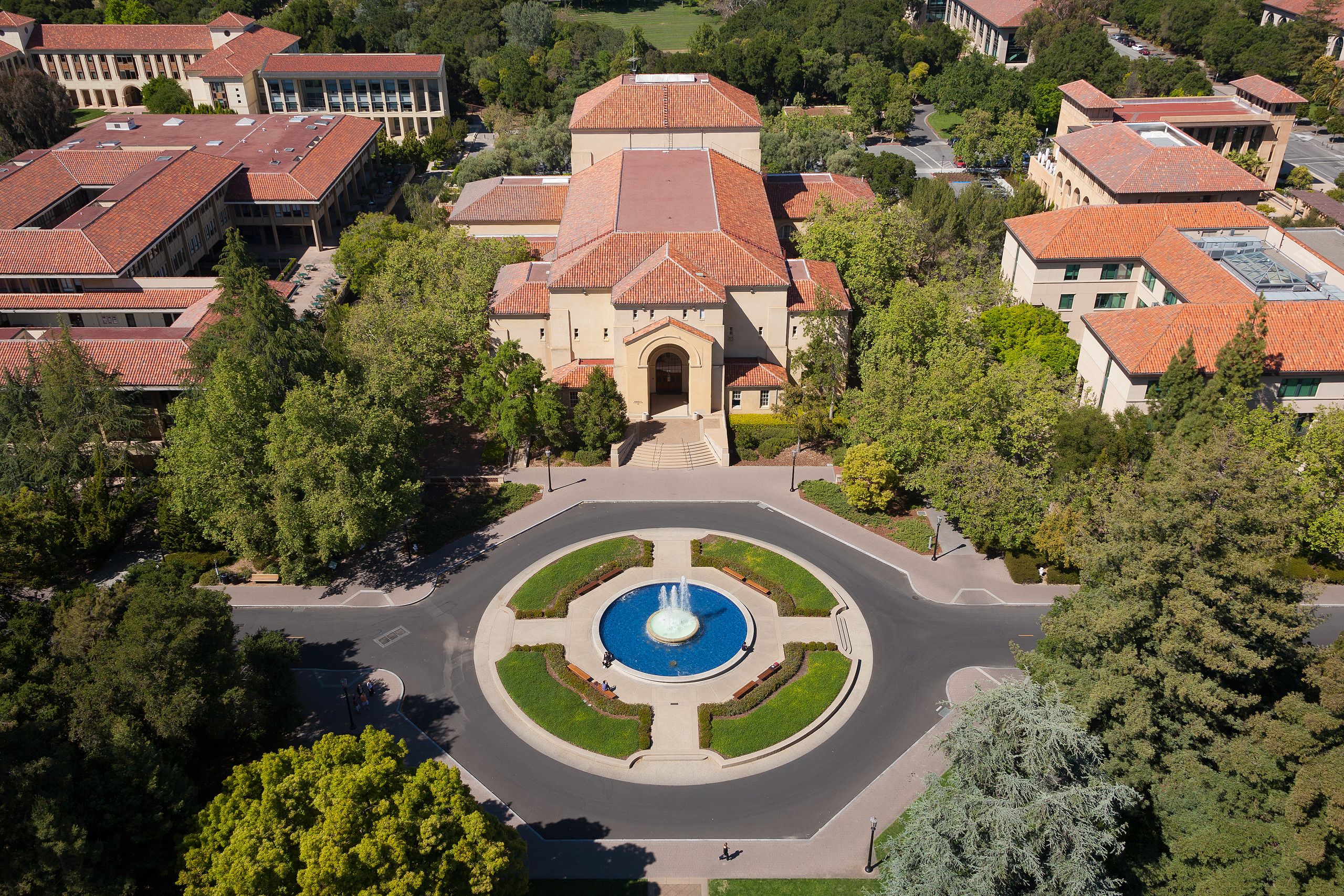 Stanford cancels plans to bring half of undergrads back to campus, revokes  student staff positions | The Stanford Daily